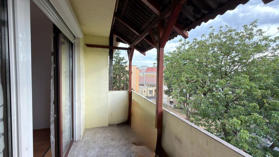 Apartament cu 2 camere semidecomandat, mobilat în Vest