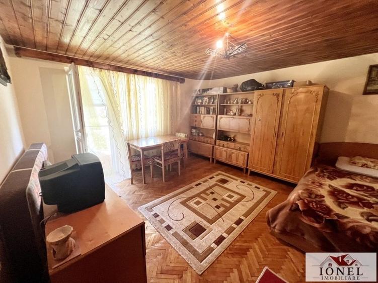 Casă individuală cu 3 camere cu Teren 1338 Mp în Ampoița