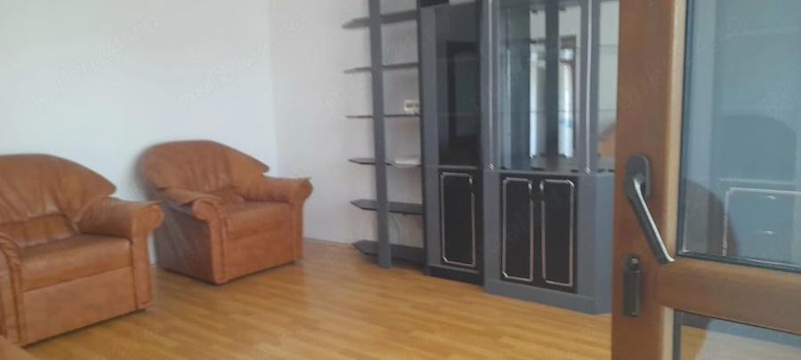 Apartament cu 2 camere decomandat în Micro 20