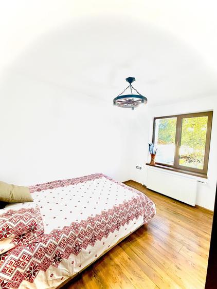 Casă individuală cu 7 camere cu Garaj în Alexandru cel Bun