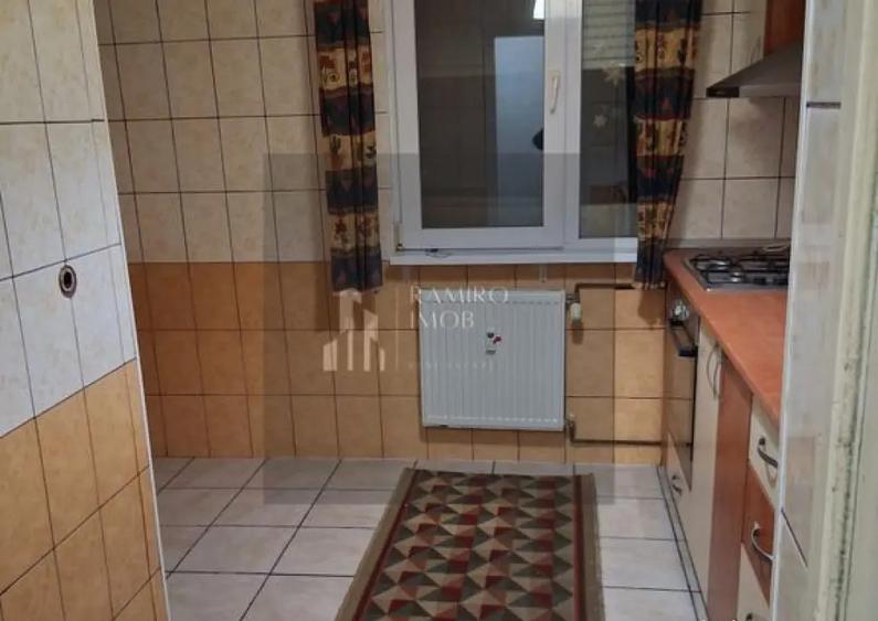 Apartament cu 3 camere decomandat, mobilat în Giurgiului
