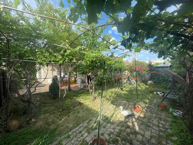 Casă cu 5 camere cu Teren 280 Mp în Pantelimon