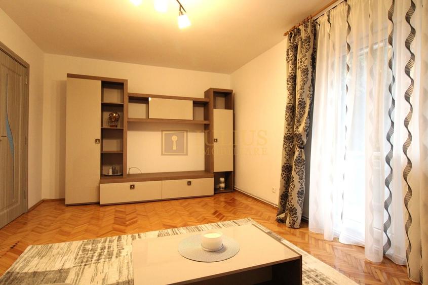 Apartament cu 3 camere decomandat în Soarelui