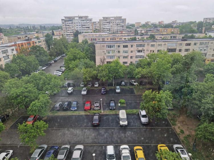 Apartament cu 2 camere semidecomandat în Sărari