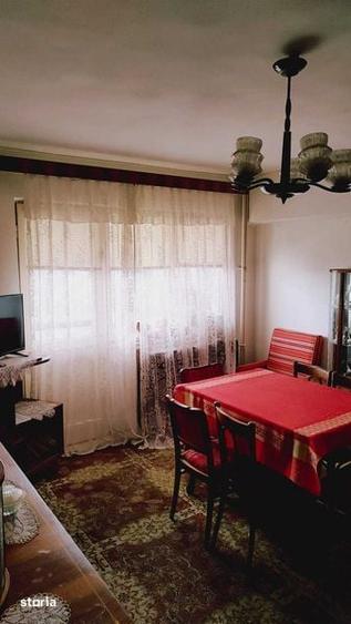 Apartament cu 2 camere decomandat în Viziru 3