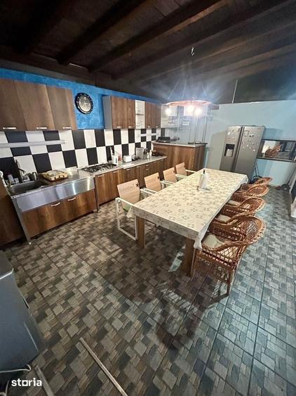 Casă cu 7 camere cu Teren 300 Mp în Sânmartin