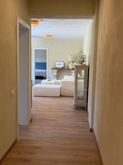 Apartament cu 3 camere semidecomandat, mobilat în Gheorgheni
