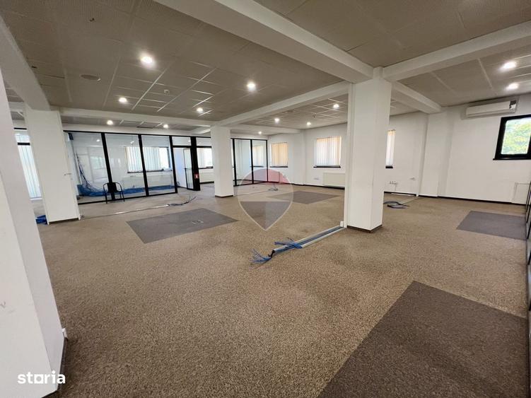 Spațiu comercial, de 350 mp, în Central