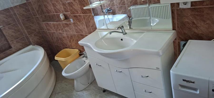 Apartament cu 3 camere decomandat, mobilat în Ultracentral