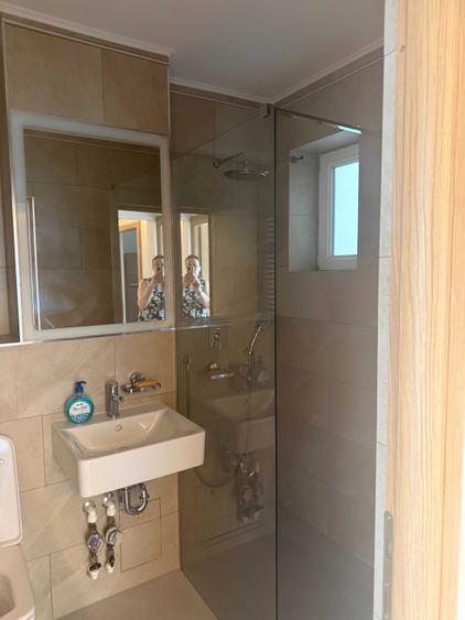 Apartament cu 2 camere decomandat în Drumul Taberei