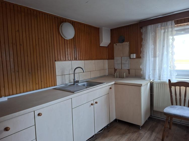 Casă individuală cu 3 camere cu Garaj în Poiana Țapului