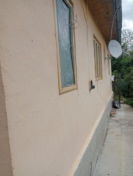 Casă cu 4 camere în Lunca Frumoasă