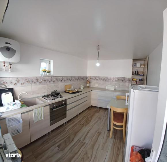 Casă cu 5 camere cu Teren 347 Mp în Central