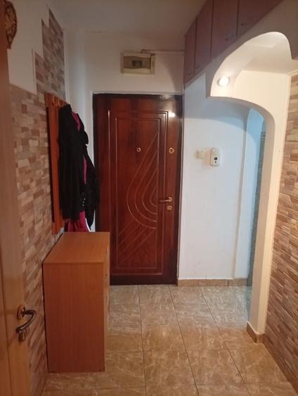 Apartament cu 2 camere nedecomandat în Malu Roșu