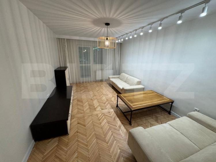 Apartament cu 3 camere decomandat în Tudor