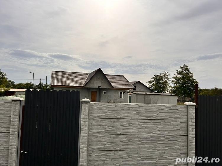 Casă cu 4 camere cu Teren 700 Mp în Cuza Vodă