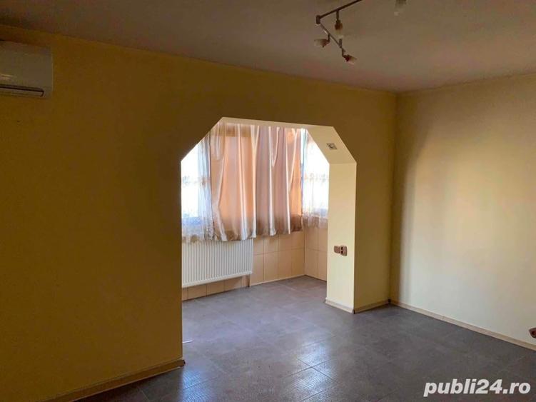 Apartament cu 3 camere decomandat în Mircea-Vodă