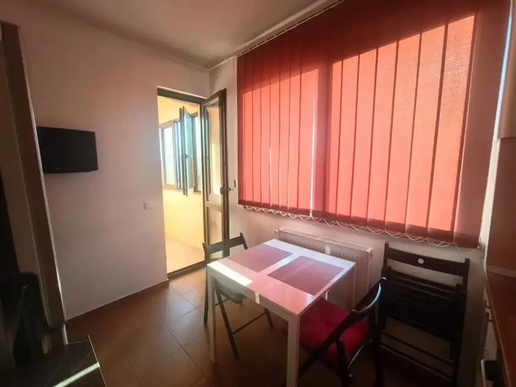 Apartament cu 2 camere decomandat în 1 Decembrie 1918