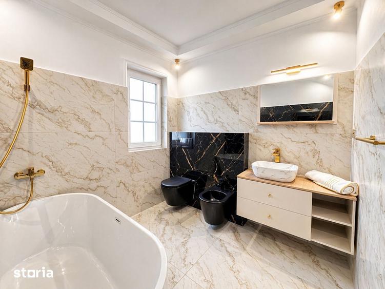 Casă cu 5 camere cu Teren 338 Mp în Lipovei