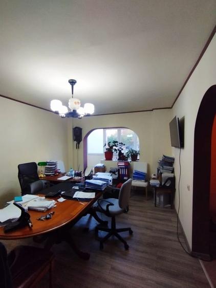 SE VINDE APARTAMENT 3 CAMERE SPATIOS SI RENOVAT IN ZONA PIATA RAHOVA - 8