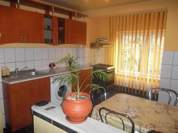 Apartament cu 2 camere decomandat în Piața Centrală