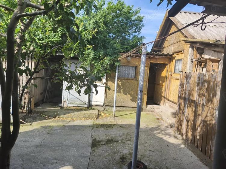 Casă cu 6 camere cu Teren 934 Mp în Central