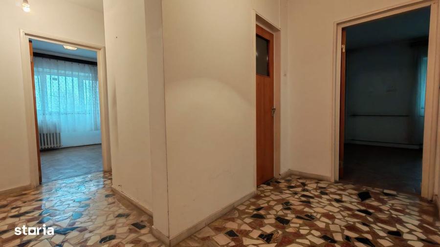 Apartament cu 4 camere decomandat în Pantelimon