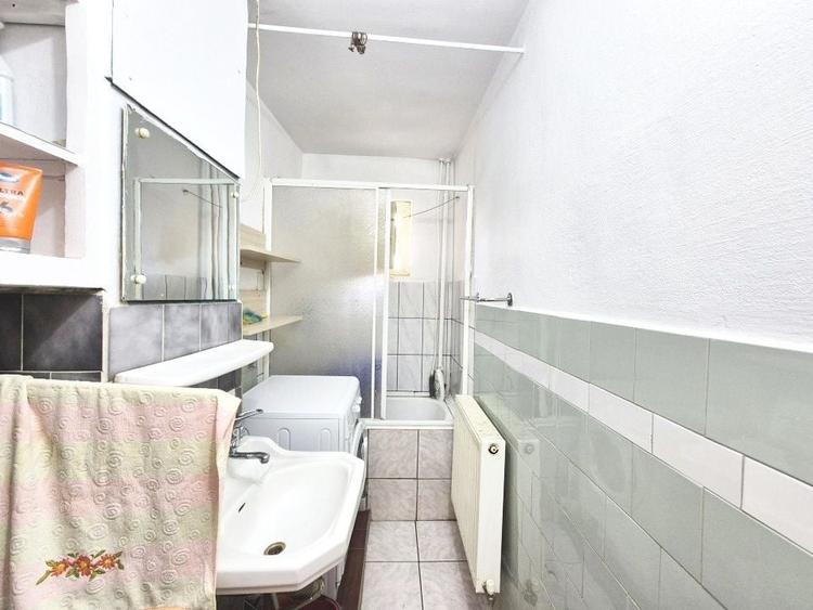 Apartament cu 3 camere semidecomandat în Radu Negru