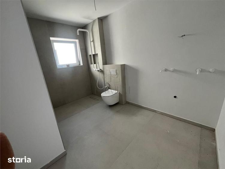 Apartament cu 4 camere decomandat în Dumbrăvița