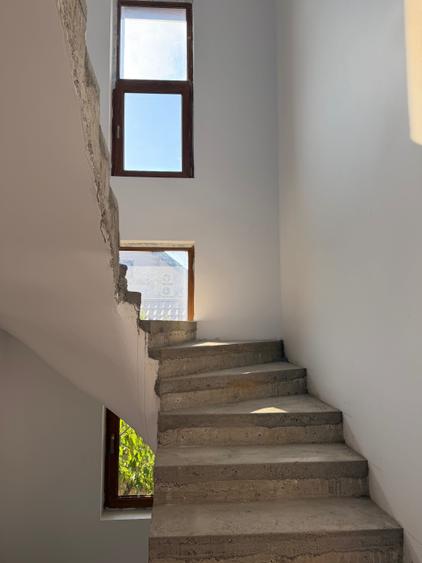 Casa de vanzare cu 2 etaje- intrare in Comuna Berceni - 240 mp utili si 400 gradina - 7
