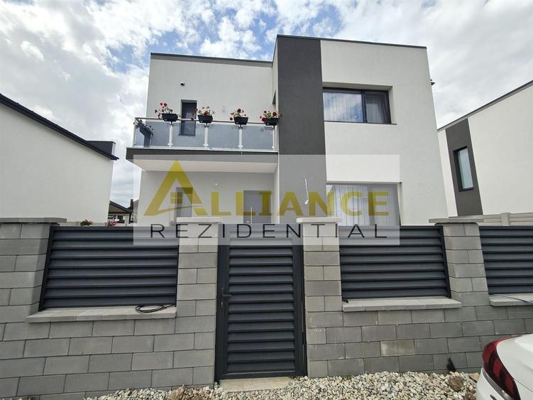 Casă individuală cu 4 camere cu Canalizare în Berceni
