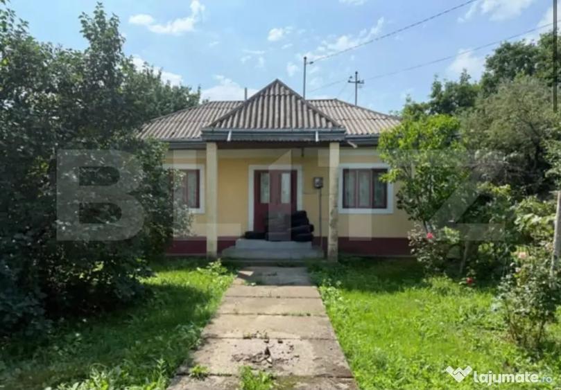 Casă cu 4 camere cu Teren 1000 Mp în Central