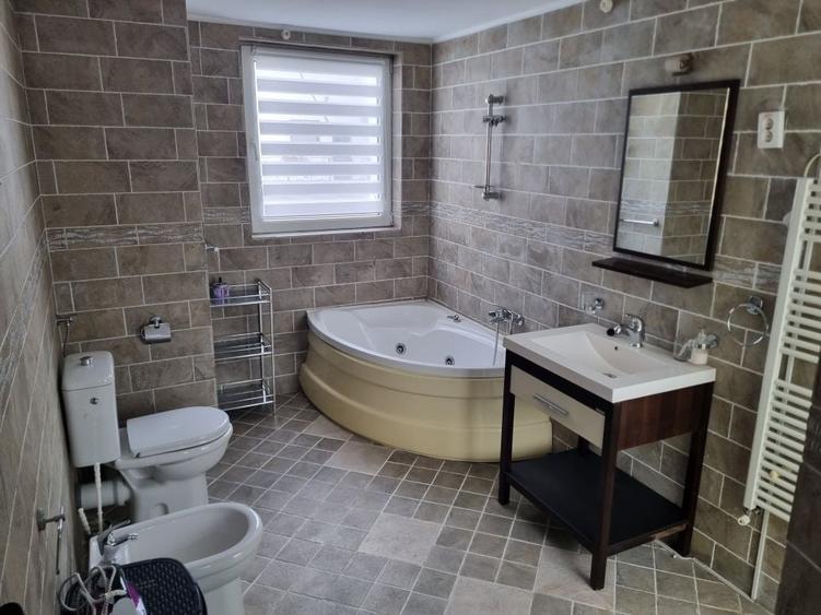 Apartament cu 3 camere decomandat în Ultracentral