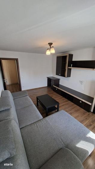 Apartament cu 3 camere decomandat în Găvana