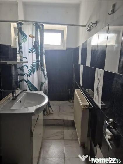 Garsonieră decomandată în Soarelui