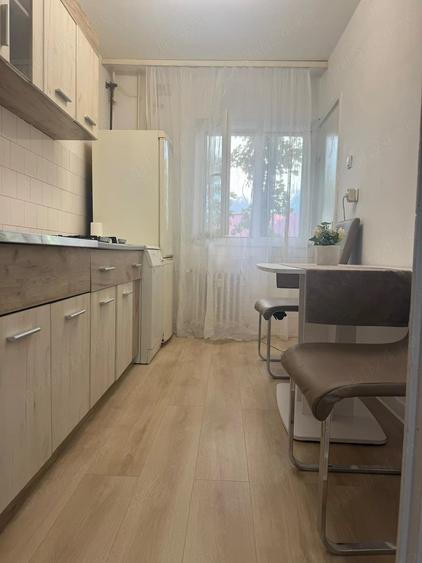 Apartament cu 2 camere semidecomandat în Girocului