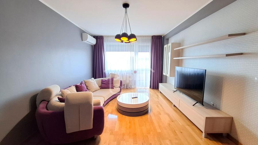 Apartament cu 2 camere decomandat în Tractorul