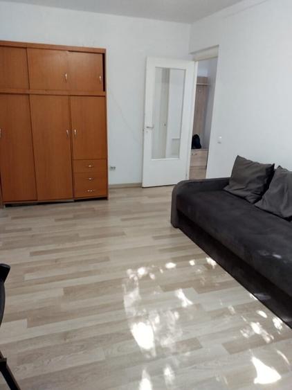 Apartament cu 2 camere decomandat în Sud