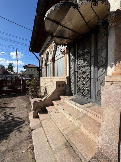 Casă individuală cu 5 camere cu Garaj în Republicii