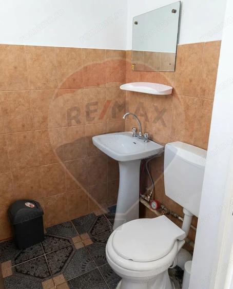 Apartament cu 3 camere decomandat în Est