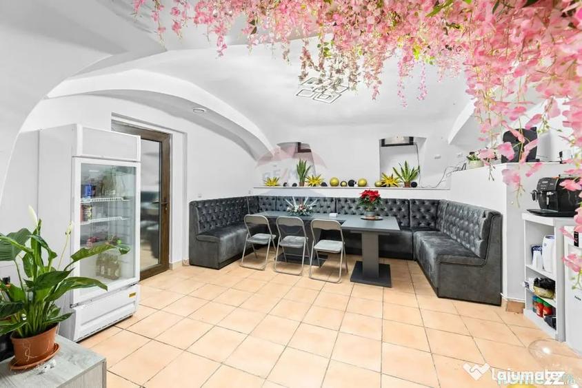 Spațiu comercial, de 120 mp, în Central