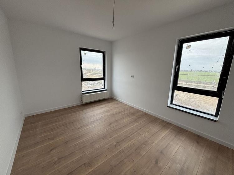 Apartament cu 2 camere decomandat în Exterior Vest