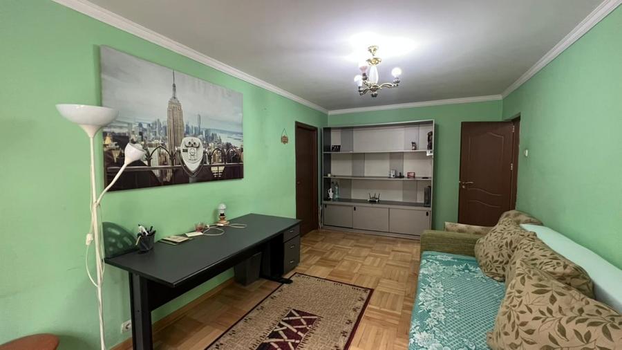 Apartament cu 3 camere decomandat, mobilat în Dristor