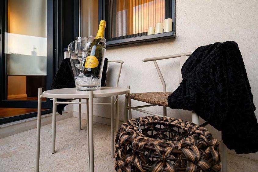 Apartament cu 2 camere semidecomandat în Mamaia