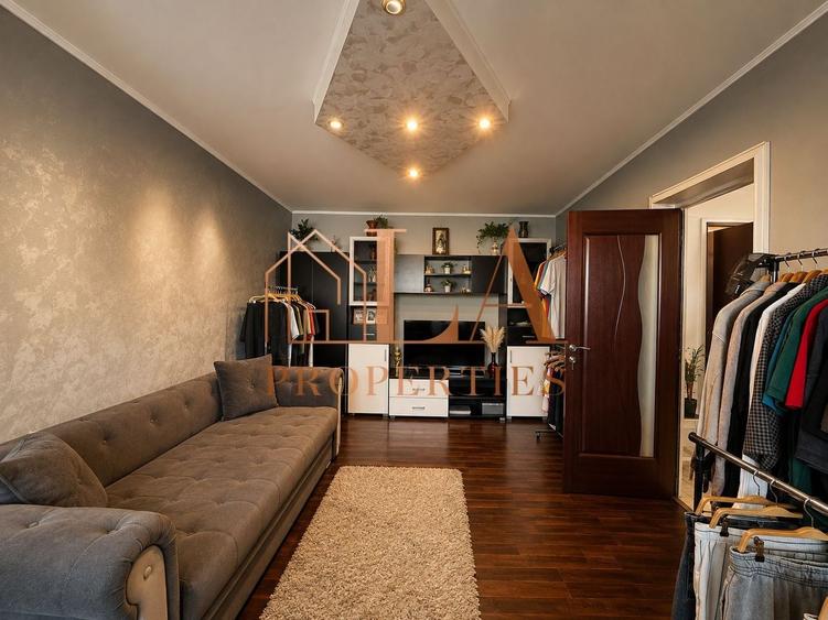 Apartament cu 3 camere decomandat în Drumul Taberei