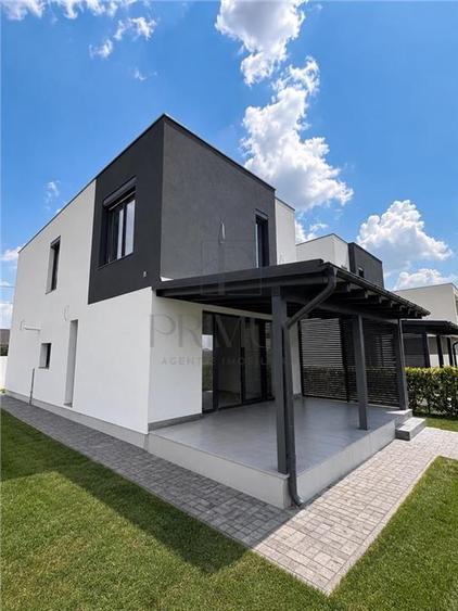 Duplex cu 5 camere cu Canalizare în Moșnița Veche