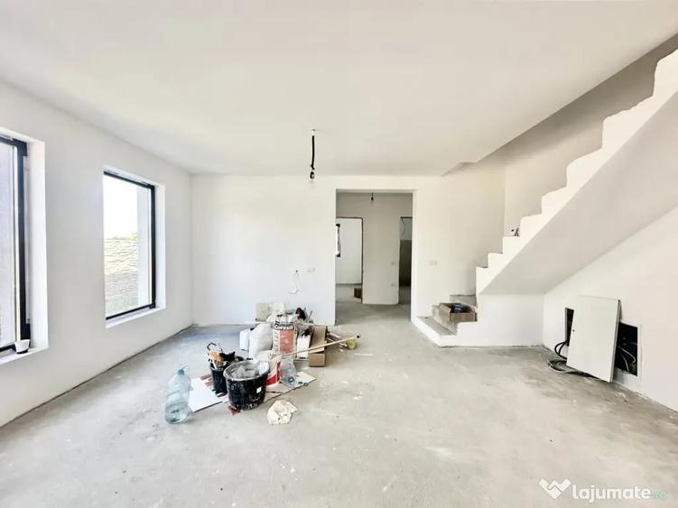 Casă cu 4 camere cu Teren 310 Mp în Bazoș