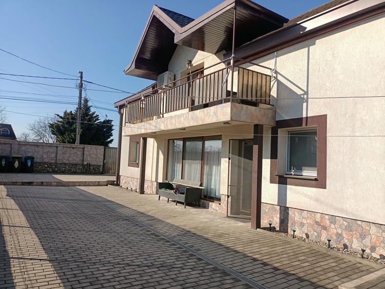 Casă cu 2 camere cu Teren 235 Mp în Central