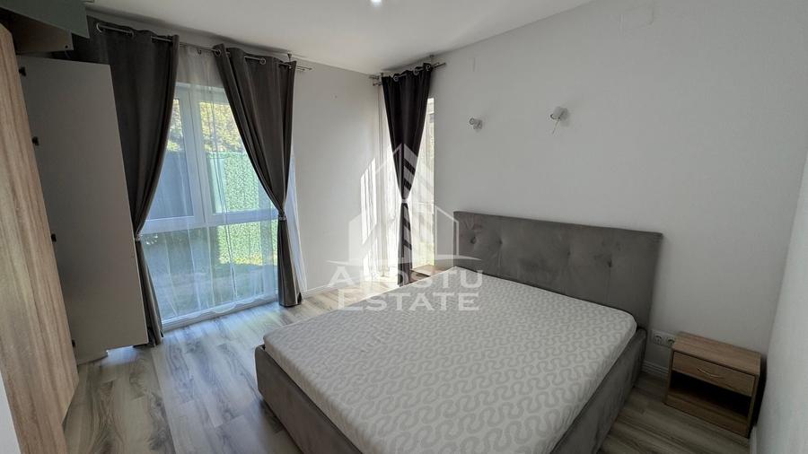 Apartament cu 3 camere semidecomandat în Lipovei