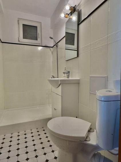 Apartament cu 2 camere semidecomandat, mobilat în Cișmigiu
